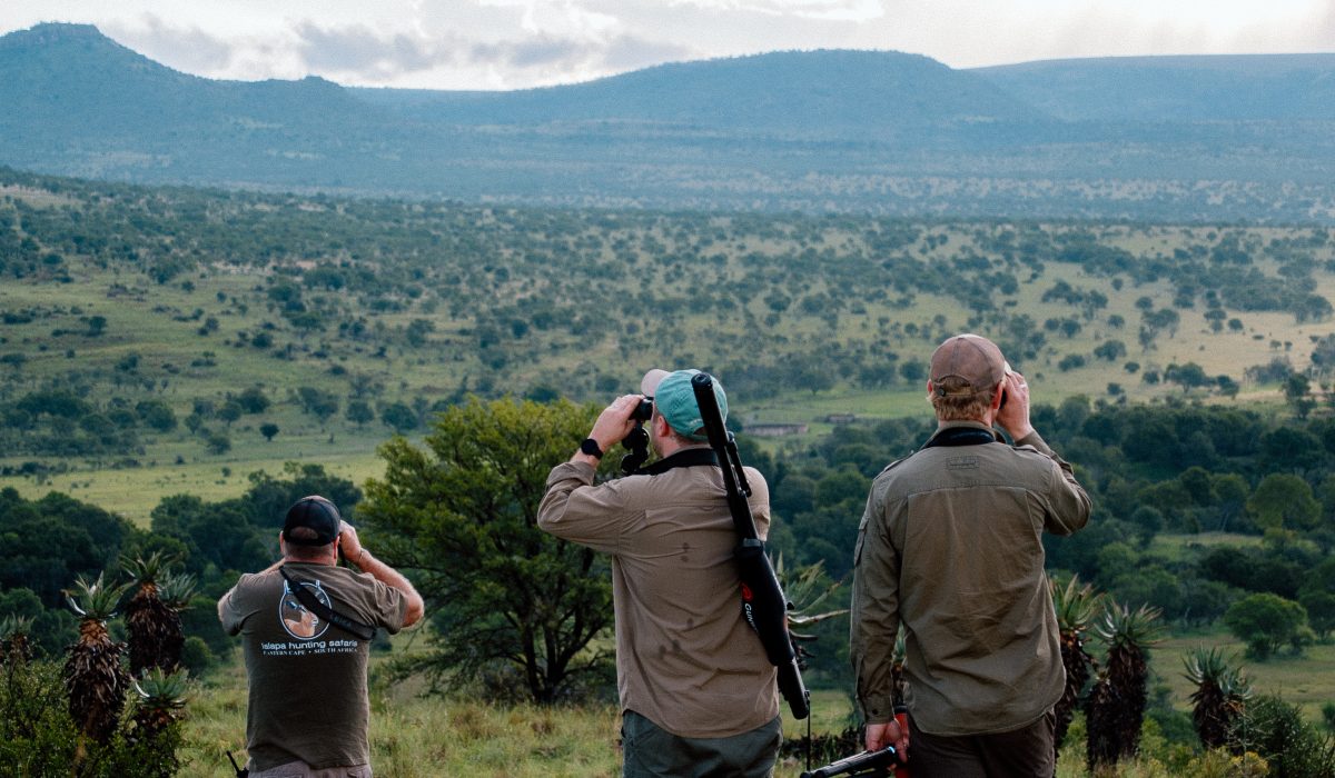 Hunter planning a South African hunting safari with Lalapa Safaris